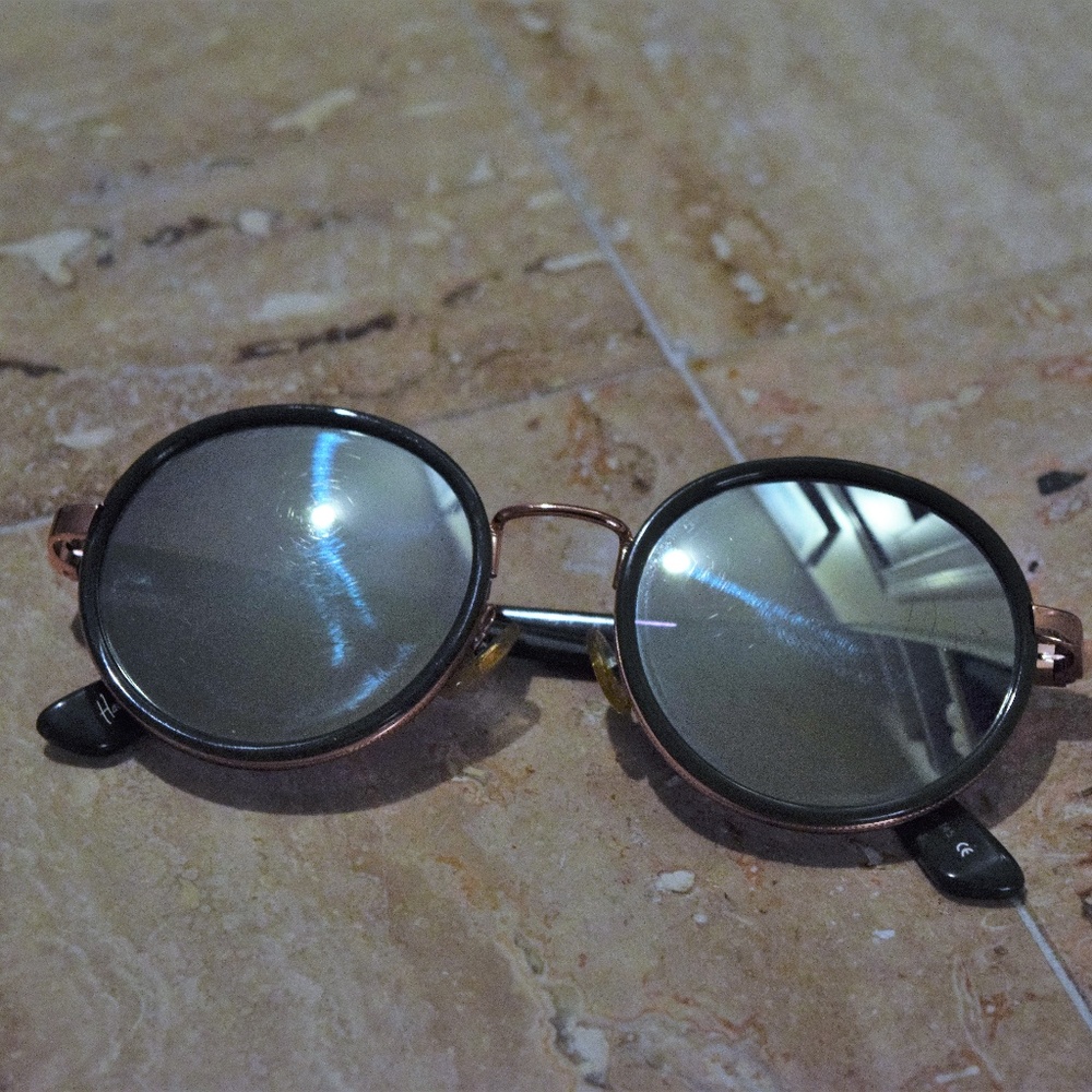 Sunday Somewhere Mirrored Round Sunglasses